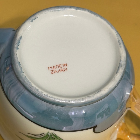 Vintage Porcelain Floral Teapot Gold Trim With Lid - Made In Japan - Picture 7 of 9